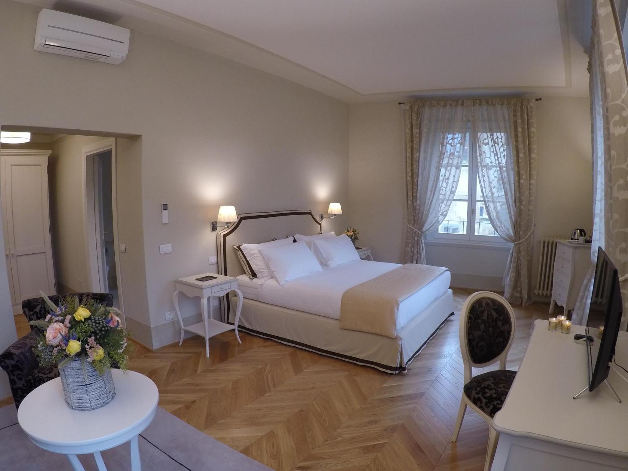 Palazzo Della Stufa Residenza D'Epoca Bed & Breakfast Florence Exterior photo